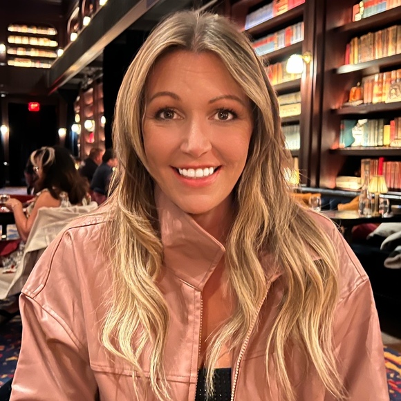 Meet your Posher, Lindsay - Picture 1 of 1